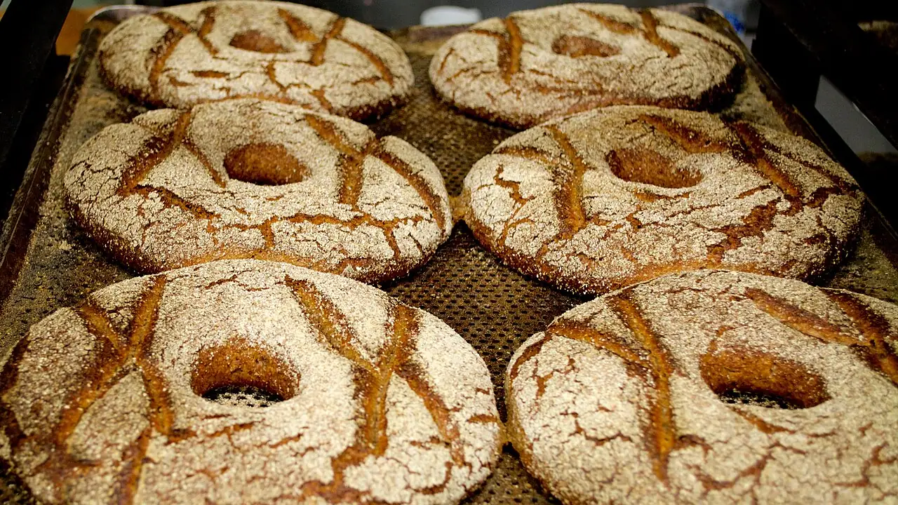 Frisches Roggenbrot